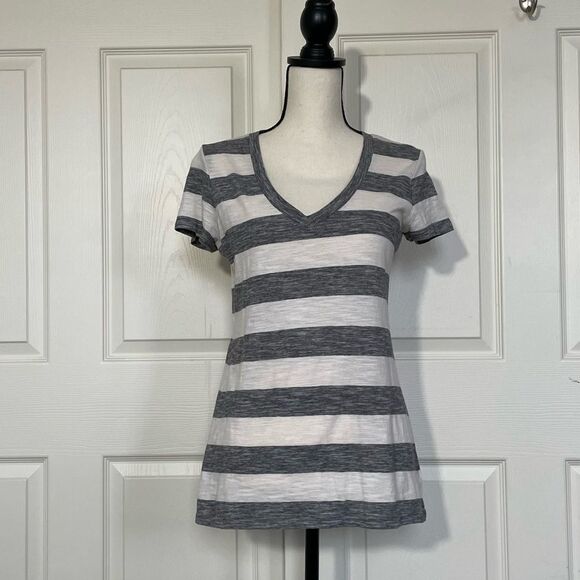 Gap Short Sleeve Tri-Blend Black Stripe V-Neck Tee, Small - Picture 1 of 12
